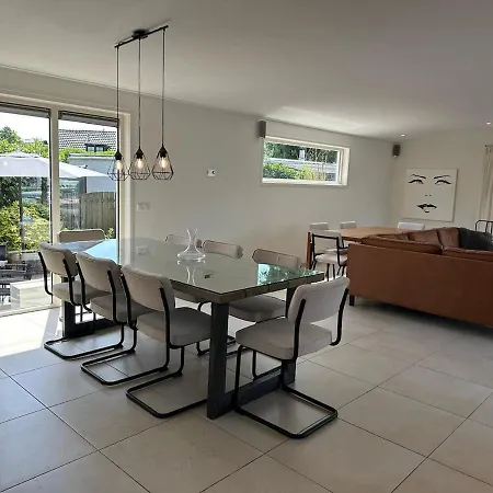 Houseboat The Otter Incl Free Boat And Supboards Bådhotel