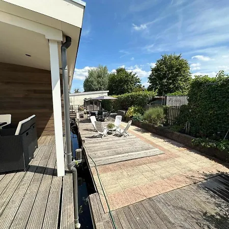 Houseboat The Otter Incl Free Boat And Supboards Bådhotel Loosdrecht