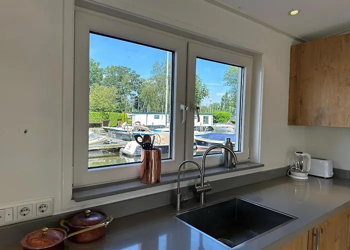 Houseboat The Otter Incl Free Boat And Supboards * Loosdrecht