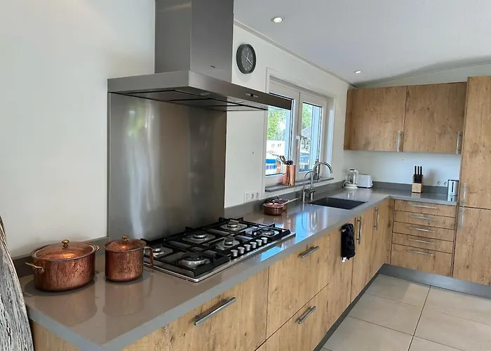 Houseboat The Otter Incl Free Boat And Supboards Bateau-hôtel Loosdrecht